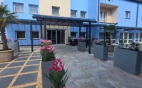 Siesta Club Apartman Harkany